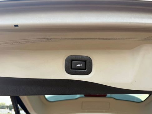 Used 2019 Nissan Rogue SV image 9