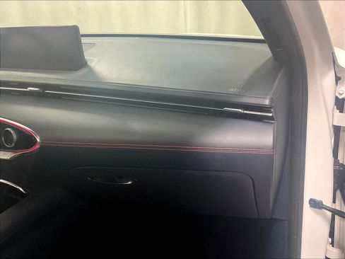 Used 2023 Genesis GV70 2.5T w/ Sport Prestige Package image 13