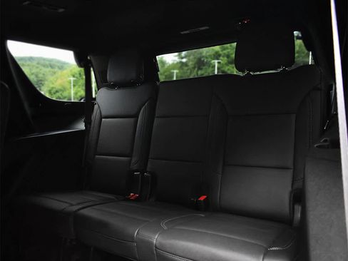 Used 2022 Chevrolet Tahoe LT w/ Luxury Package AWD/4WD image 11