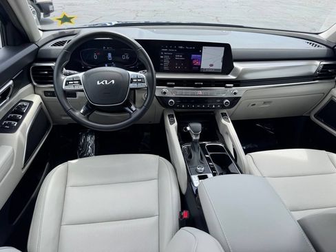 Used 2024 Kia Telluride S w/ S Sunroof Package FWD image 6