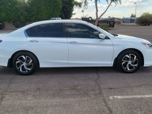 Used 2016 Honda Accord LX image 10