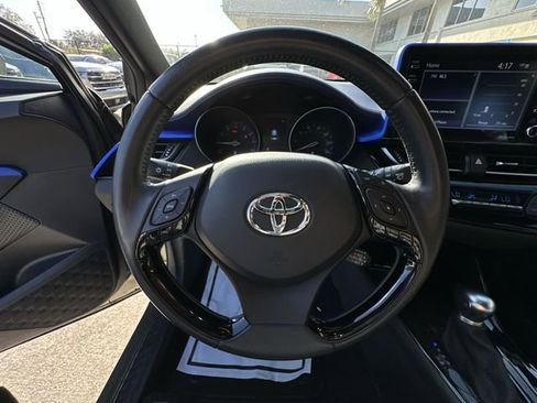 Used 2021 Toyota C-HR XLE image 22
