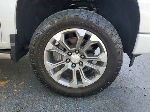 Used 2023 Chevrolet Silverado 1500 High Country w/ Z71 Off-Road Package image 5