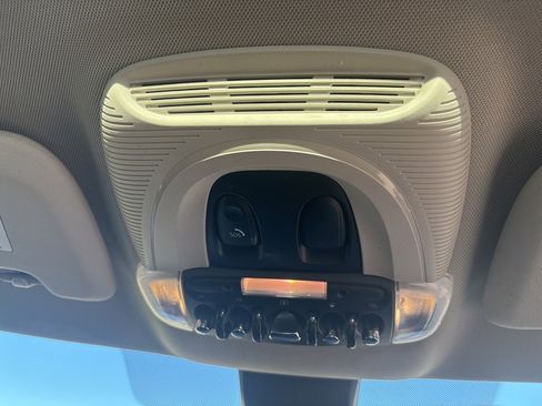 Used 2019 MINI Cooper Countryman w/ Premium Package image 26