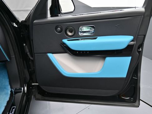 Used 2024 Rolls-Royce Cullinan Black Badge w/ Driver's Package image 32