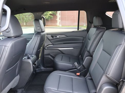 New 2026 Chevrolet Traverse LT w/ Midnight/Sport Edition FWD image 18