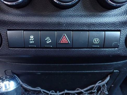 Used 2018 Jeep Wrangler Unlimited Sahara AWD/4WD image 17