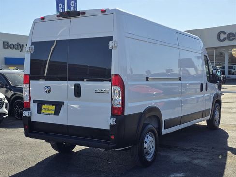Used 2023 RAM ProMaster 2500 image 4