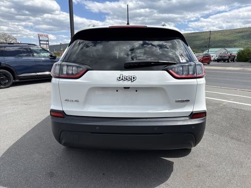 Used 2019 Jeep Cherokee Latitude Plus w/ Comfort/Convenience Group AWD/4WD image 4
