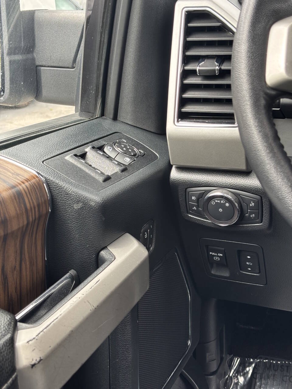 Used 2020 Ford F150 Lariat w/ Equipment Group 501A Mid AWD/4WD image 25