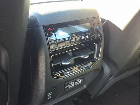 Used 2025 Jeep Grand Cherokee Summit w/ Luxury Tech Group V image 25