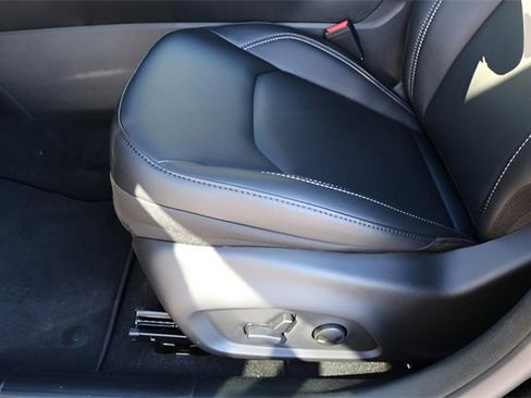 New 2026 Jeep Compass Limited image 12