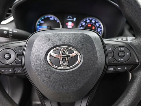 Certified 2022 Toyota RAV4 XLE image 9