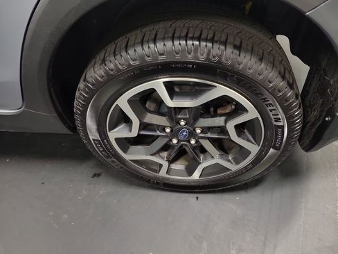 Used 2017 Subaru Crosstrek 2.0i Premium image 11