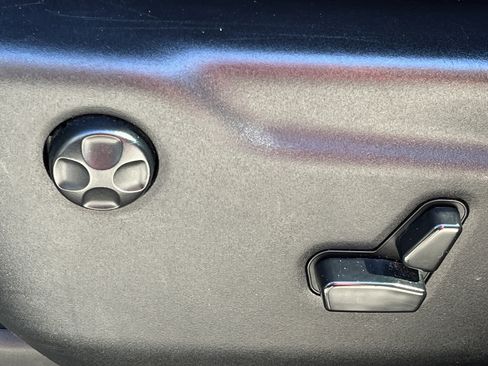 Used 2023 Dodge Durango GT image 17