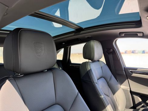Used 2026 Porsche Macan AWD/4WD image 13