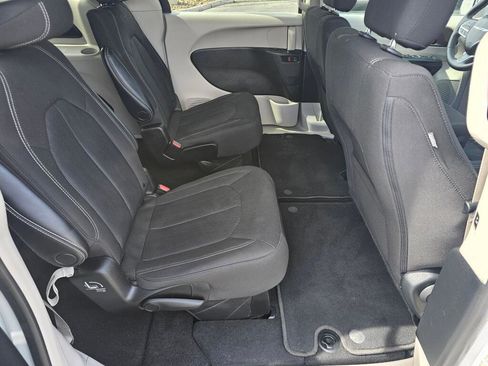 Used 2023 Chrysler Voyager LX FWD image 13