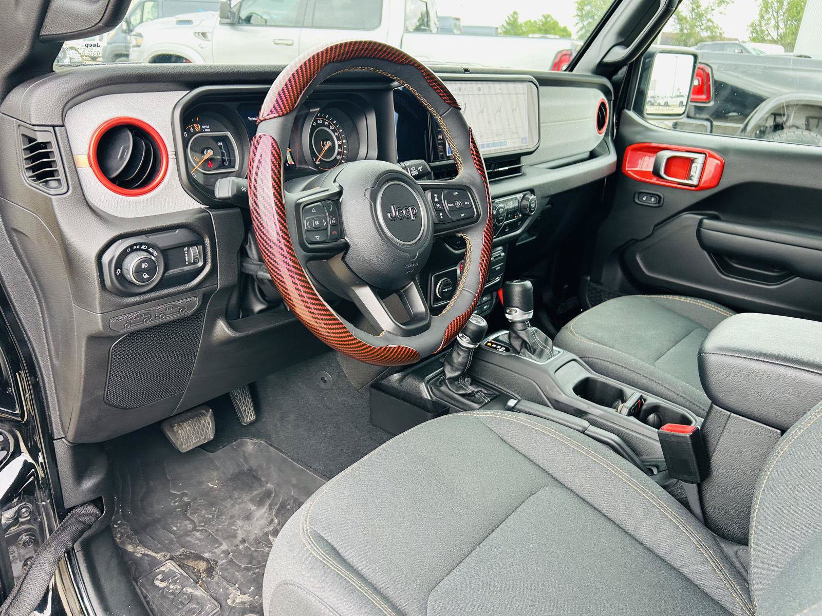 Used 2024 Jeep Gladiator Sport AWD/4WD image 12