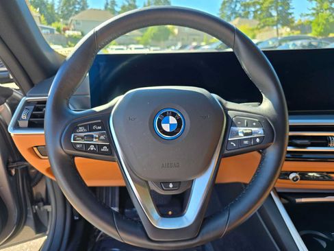 Used 2023 BMW i4 eDrive40 RWD image 23
