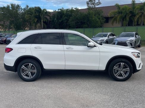 Used 2021 Mercedes-Benz GLC 300 4MATIC image 4