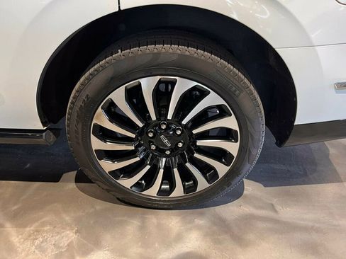 Used 2024 Lincoln Navigator Black Label AWD/4WD image 11