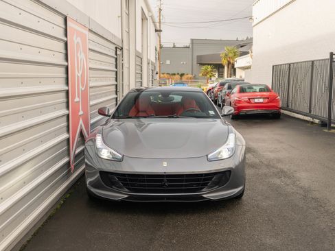 Used 2018 Ferrari GTC4Lusso image 47