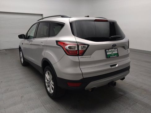 Used 2017 Ford Escape SE w/ SE Leather Comfort Package FWD image 5