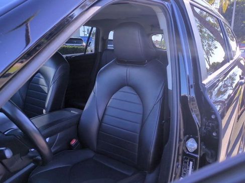 Used 2023 Toyota Highlander XLE image 12