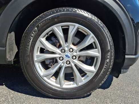 Certified 2023 Ford Explorer Limited w/ Limited Technology Package AWD/4WD image 8