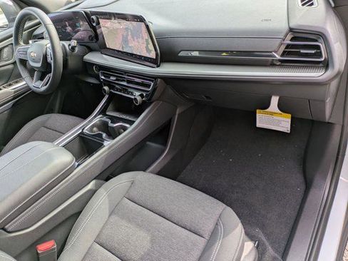 New 2026 Chevrolet Traverse LT w/ Driver Confidence Package FWD image 29