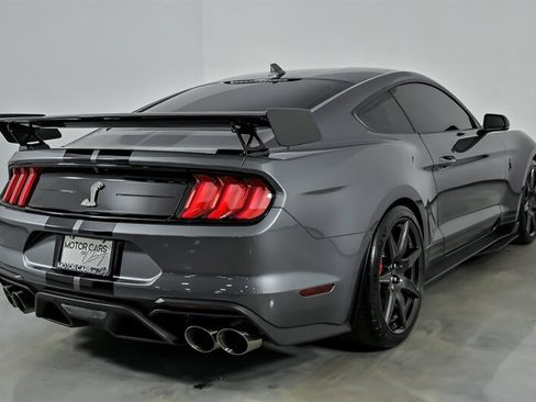 Used 2021 Ford Mustang Shelby GT500 w/ Carbon Fiber Track Pack RWD image 12