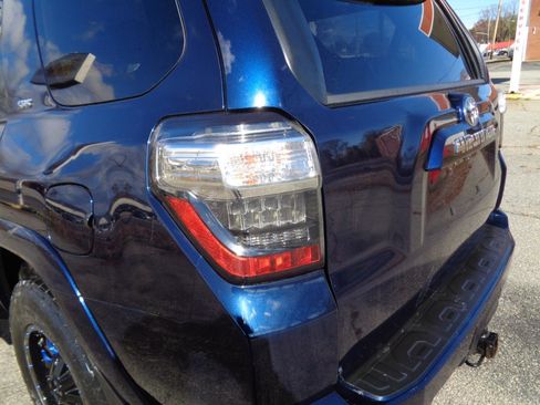 Used 2015 Toyota 4Runner SR5 RWD image 12