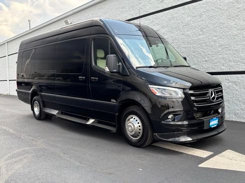 Used 2024 Mercedes-Benz Sprinter 3500 image 1