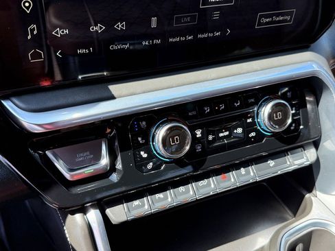 Used 2025 GMC Sierra 1500 Denali Ultimate image 16