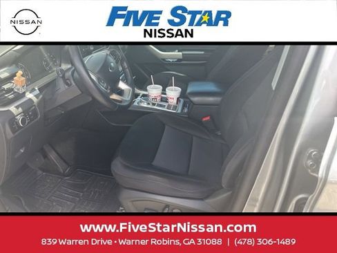 Used 2023 Ford Explorer XLT RWD image 7