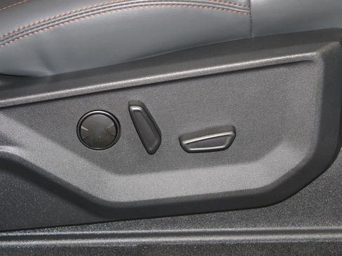 Used 2025 Ford Expedition Active AWD/4WD image 32