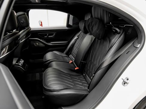 Used 2024 Mercedes-Benz S 63 AMG S w/ Carbon Fiber Exterior Package image 48