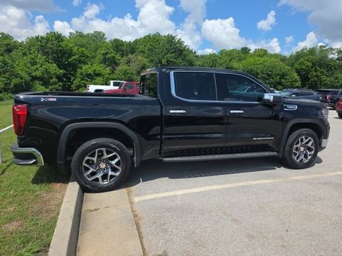 Used 2025 GMC Sierra 1500 SLT AWD/4WD image 6