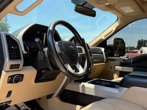 Used 2019 Ford F250 Lariat w/ Lariat Value Package AWD/4WD image 14
