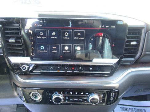 Used 2024 GMC Sierra 1500 SLT image 12