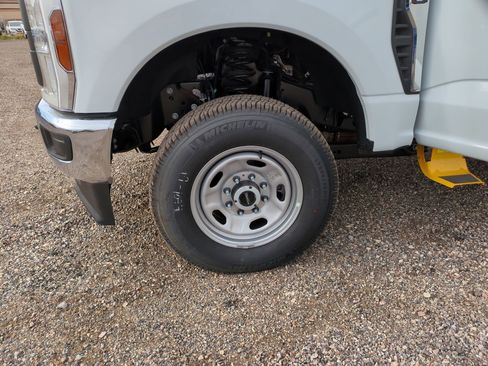 New 2026 Ford F250 XL w/ XL Chrome Package image 14