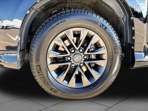 Used 2020 Lexus GX 460 Premium w/ Premium Package AWD/4WD image 11