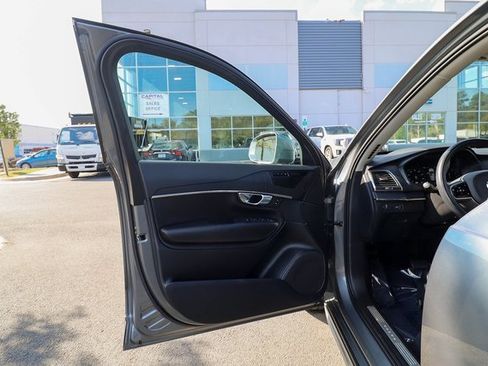 Used 2020 Volvo XC90 T5 Momentum w/ Protection Package image 41