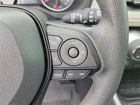 Used 2022 Toyota RAV4 XLE w/ Convenience Package image 17