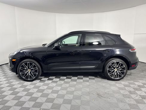 Certified 2026 Porsche Macan AWD/4WD image 2