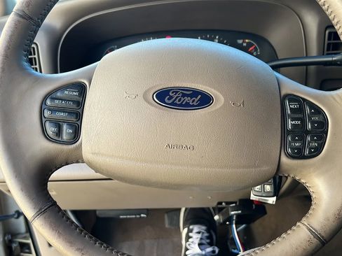 Used 2004 Ford Excursion Limited AWD/4WD image 26
