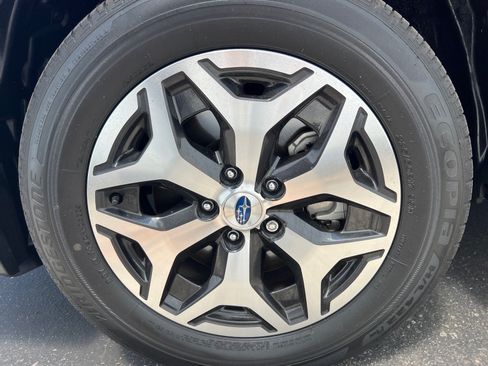 Certified 2022 Subaru Forester Premium AWD/4WD image 10