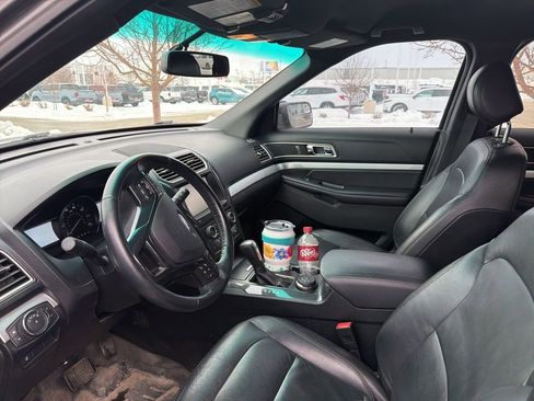 Used 2016 Ford Explorer XLT w/ Equipment Group 202A image 10