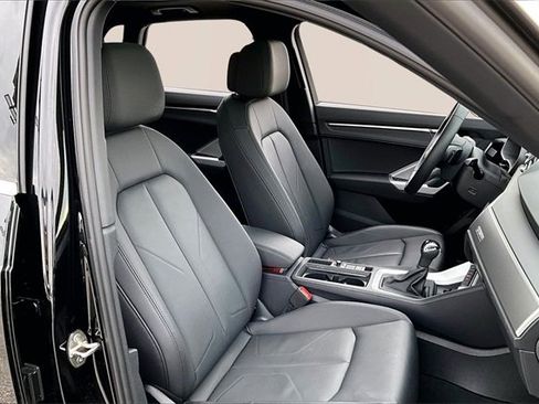 Used 2025 Audi Q3 2.0T Premium w/ Convenience Package image 7