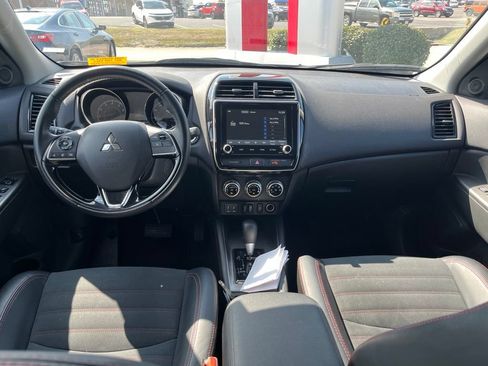 Used 2025 Mitsubishi Outlander Sport SE AWD/4WD image 24